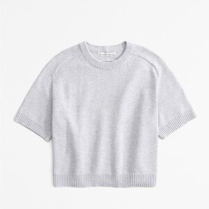 Short sleeve sweater shirt